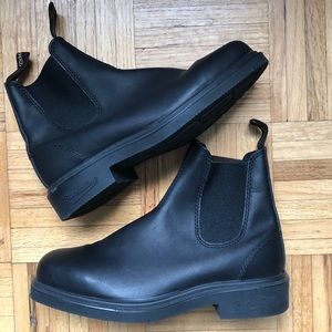 Black Blundstone Chelsea boot size US 7.5 /AUS 4.5